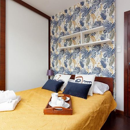 Spacious Suite With A Hammock And Terrace By Renters Prestige Варшава Екстериор снимка