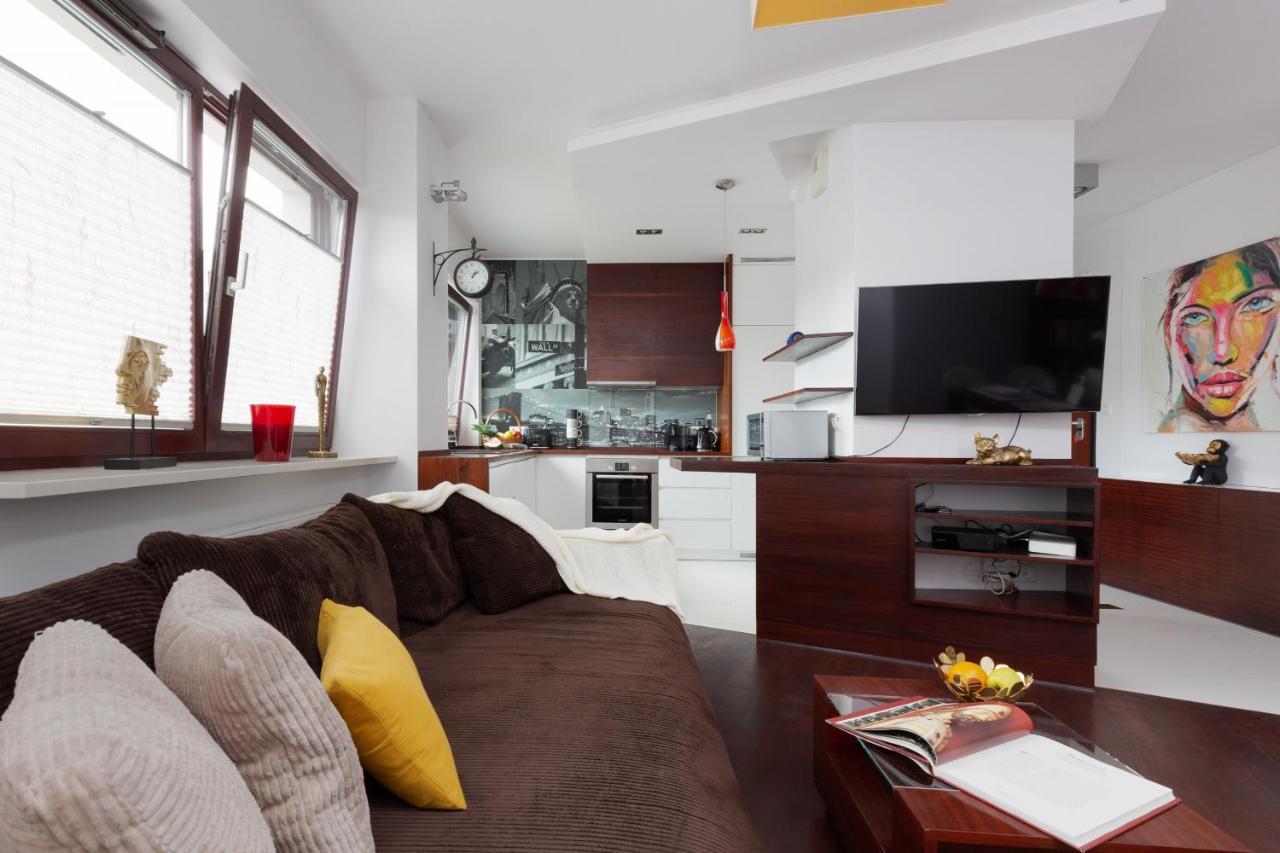 Spacious Suite With A Hammock And Terrace By Renters Prestige Варшава Екстериор снимка