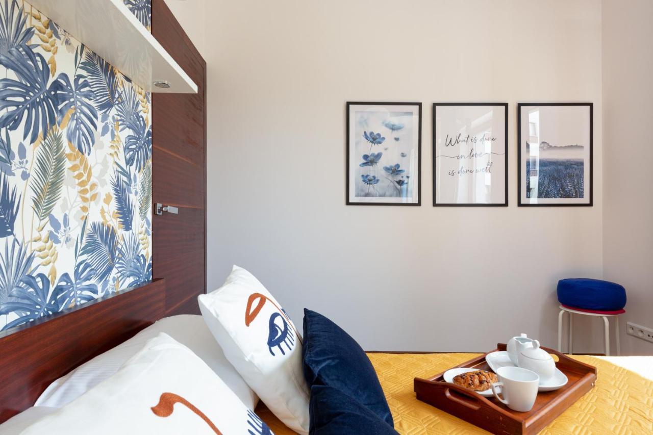 Spacious Suite With A Hammock And Terrace By Renters Prestige Варшава Екстериор снимка